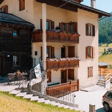 Casa Silvia 아파트 리비뇨